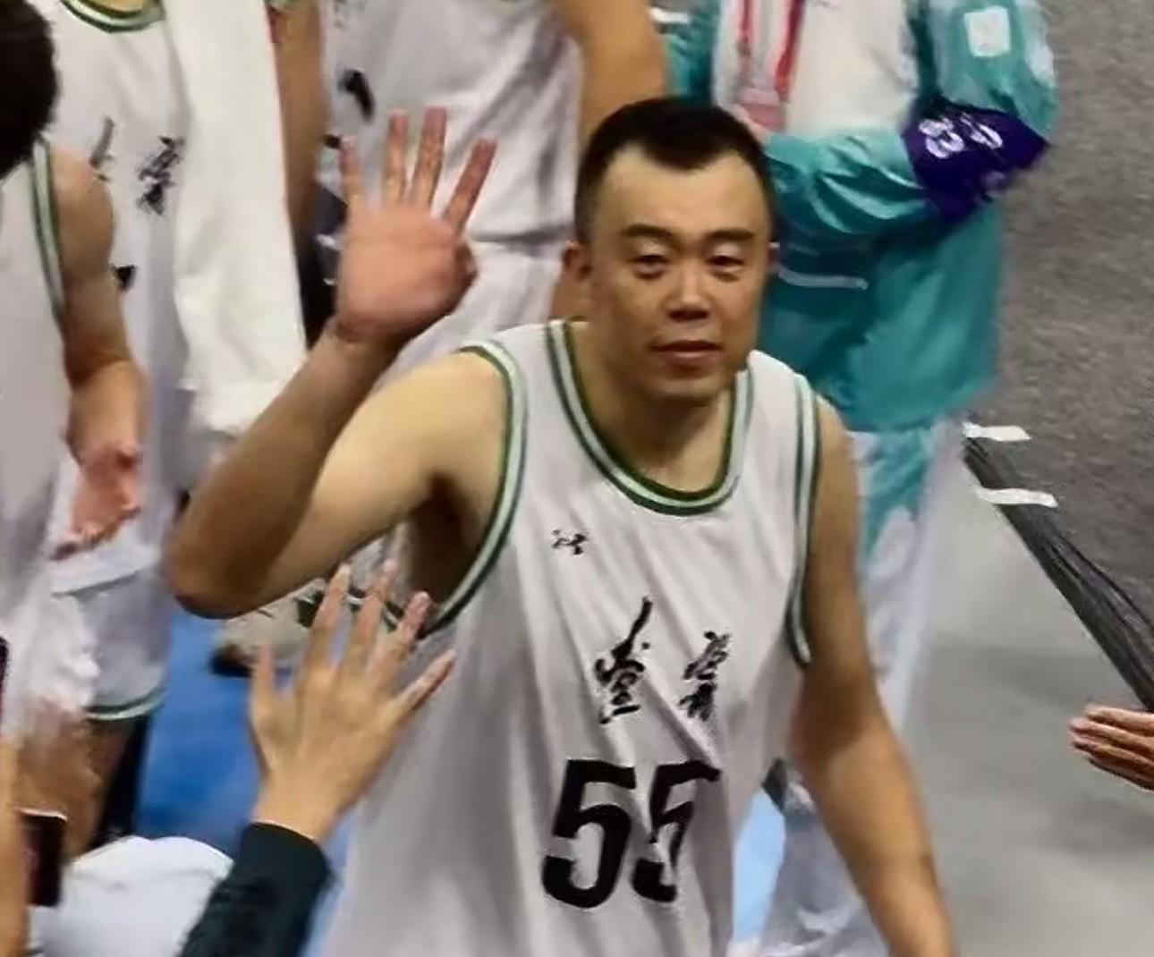 九游娱乐-辽宁日报：原辽篮队长韩德君有望加入“东北超”沈阳队